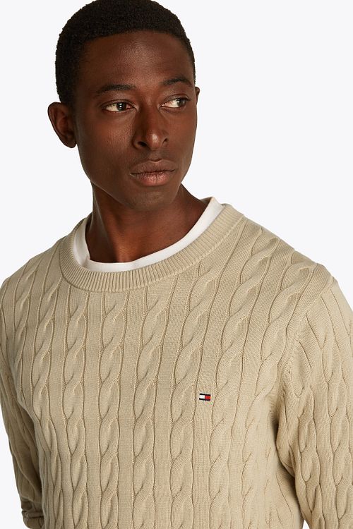 Sweter Tommy Hilfiger z warkoczowym splotem, beżowy Model / Detail