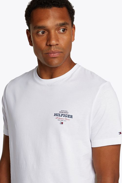 Tommy Hilfiger T-shirt Logo Monotype Wit Model / Detail