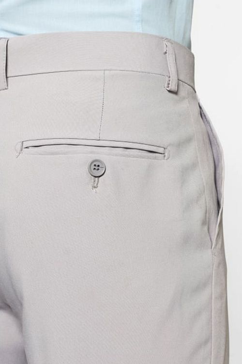 Traje OppoSuits Groovy Grey Model / Detail