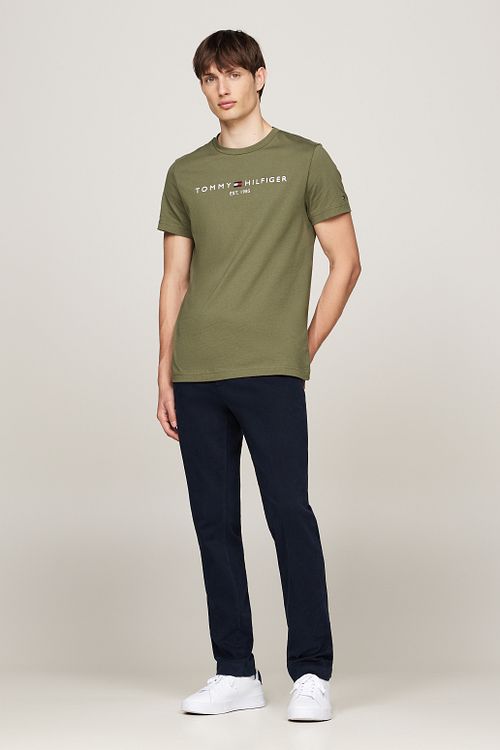 Tommy Hilfiger T-Shirt z logo w kolorze oliwkowozielonym Model / Voorkant
