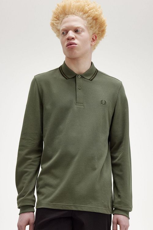 Fred Perry Longsleeve Polo Green W49 Model / Voorkant
