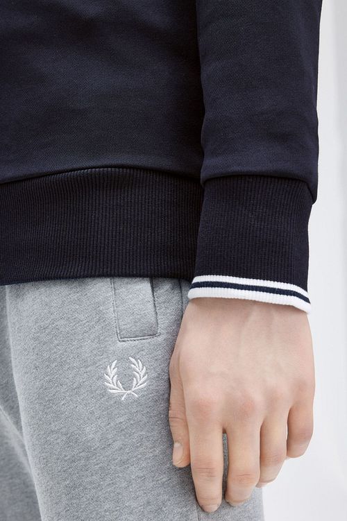 Jersey half zip Fred Perry azul marino Model / Detail