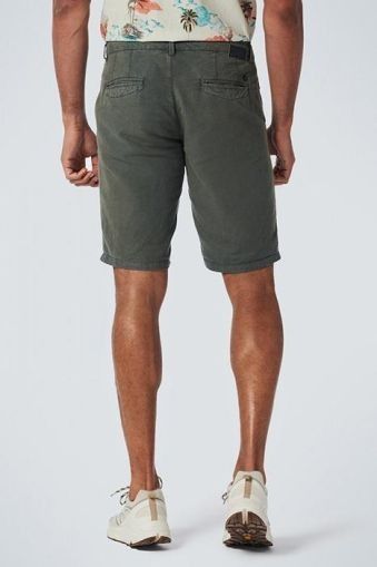 Short cargo de lino No Excess en verde Model / Achterkant