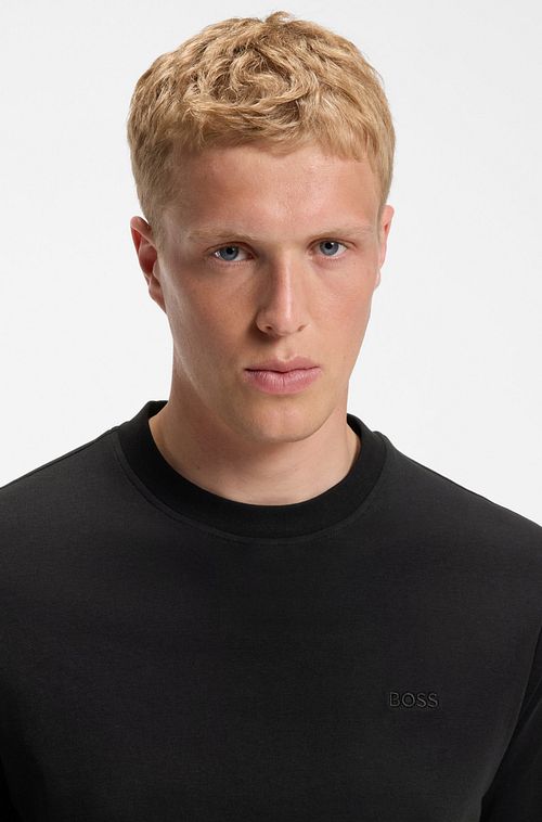 Camiseta BOSS Interlock en negro Model / Detail