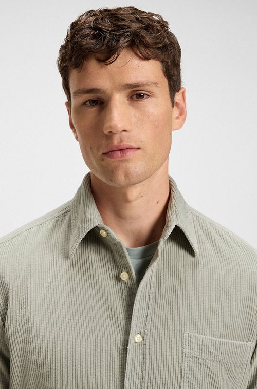 BOSS Relegant Shirt Corduroy Green Model / Detail