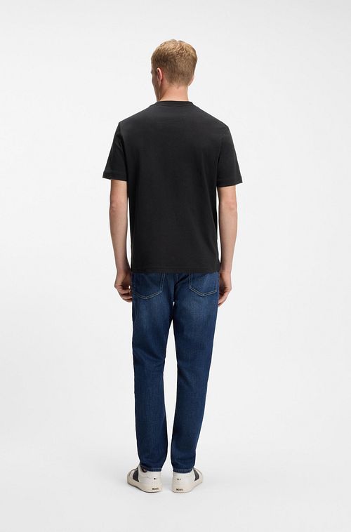 T-shirt BOSS Interlock nera Model / Achterkant