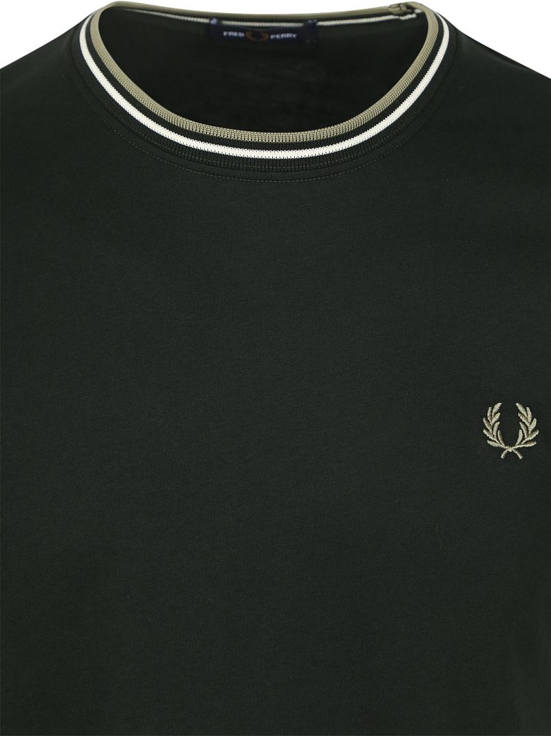 Fred Perry M1588 Twin Tipped T Shirt Dunkelgrün - Größe L günstig online kaufen