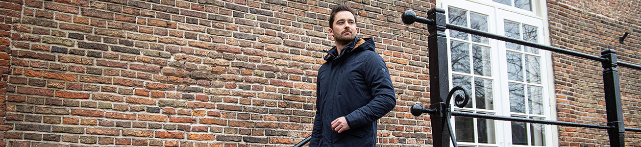 What kind of closures do jackets have?
