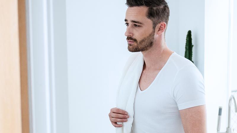 Diepe V-hals T-shirt voor heren kopen? Morgen in huis - Suitable - Suitable Men's Clothing