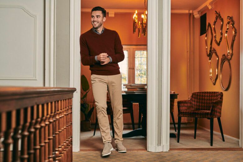 Overhemd met print in combinatie met bordeaux rode pullover (V-hals)