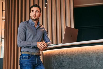 Entscheidungsstress wegen deines neuen Büro-Outfits?