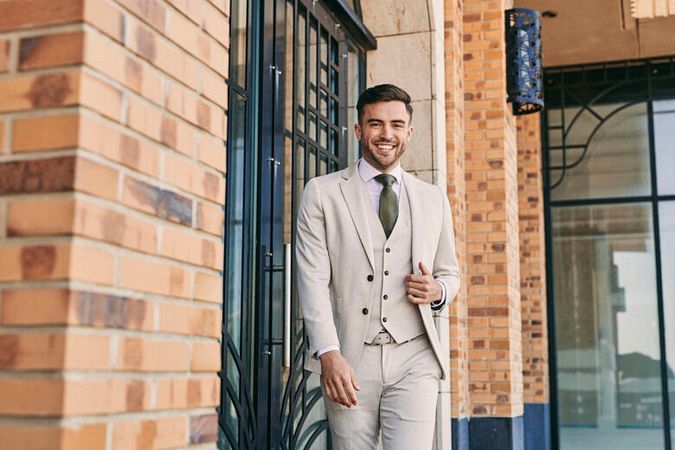 What should you wear to a summer wedding?