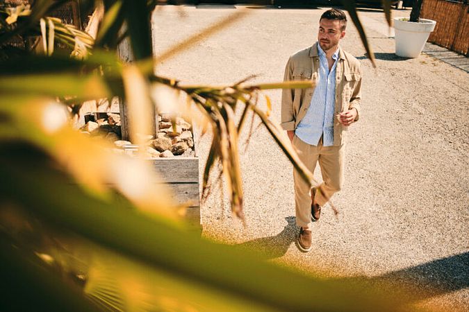 What is the summer chic dress code?