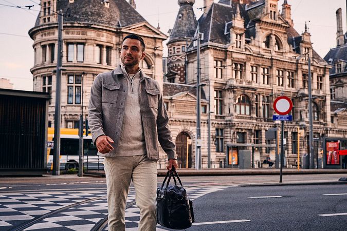 How do you wear an overshirt for men?