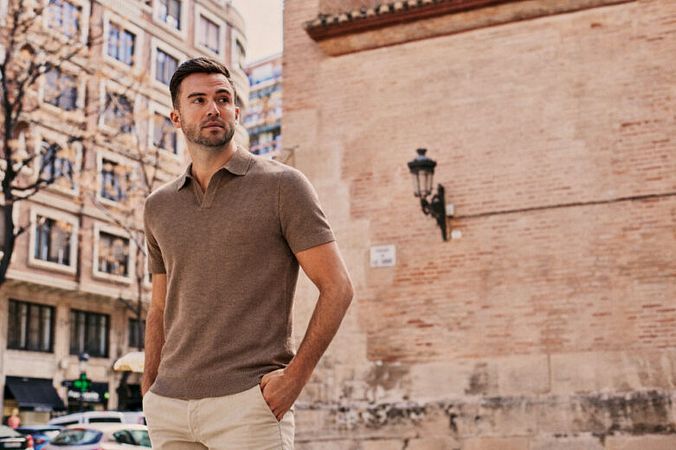 Warum gestrickte Poloshirts in jeden Kleiderschrank gehören